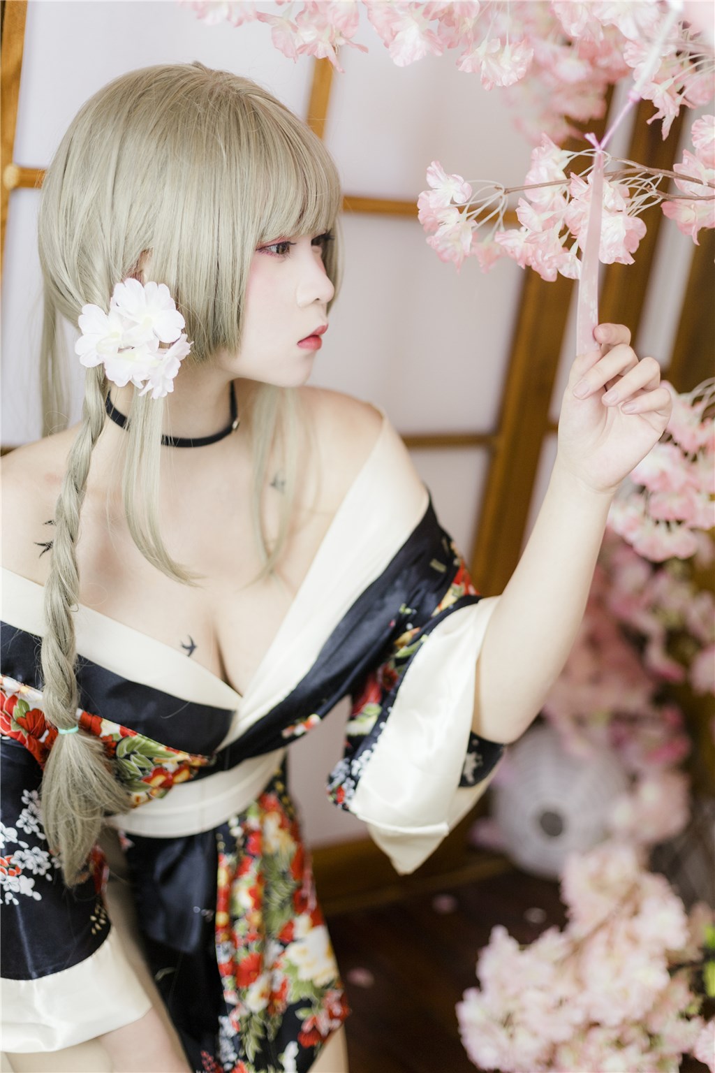 海角社区注册私享夜谣志：书写每个禁断瞬间中闪耀的撩情火花与温柔低吟